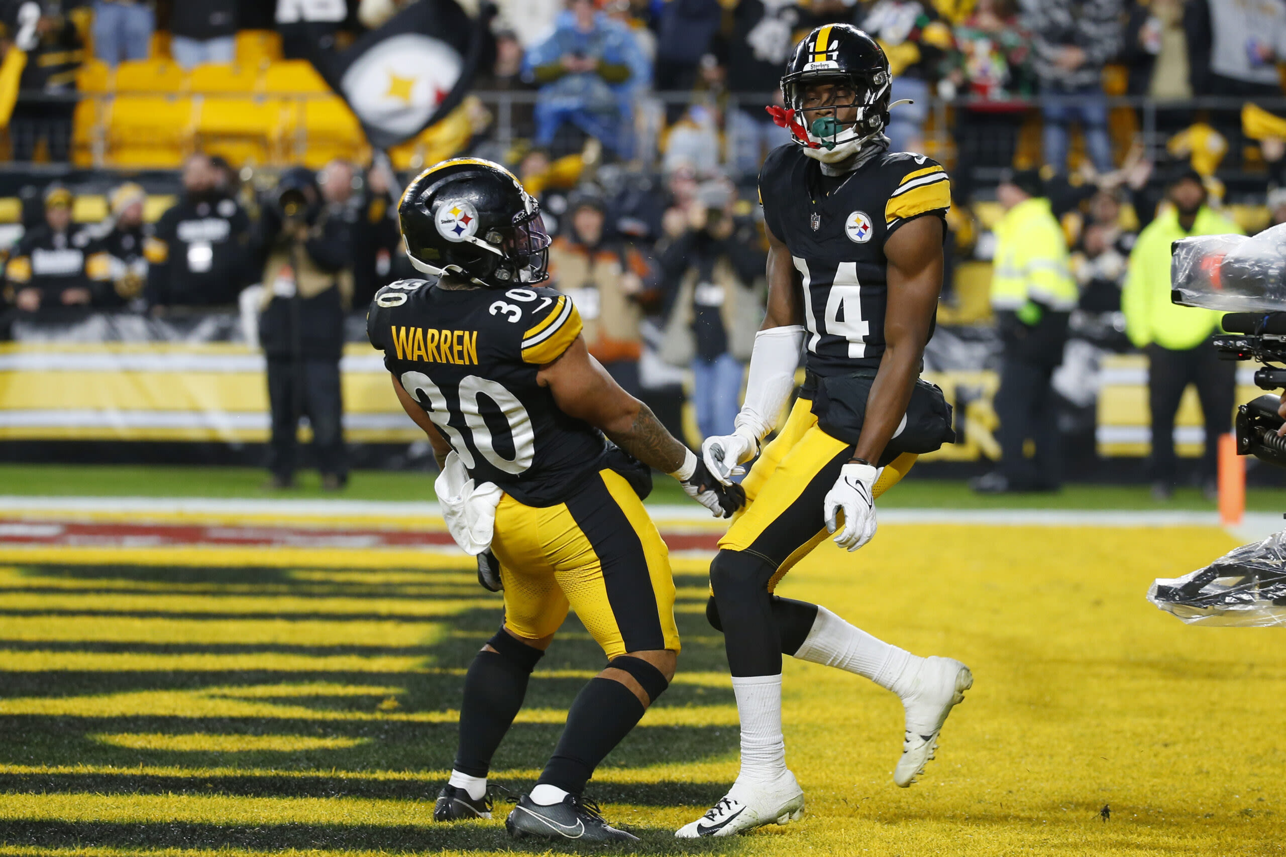 CBS Sports unimpressed by Steelers trio of skill players