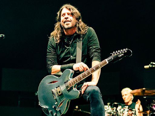 Dave Grohl’s Epiphone DG-335 Signature Guitar Is Back in Stock