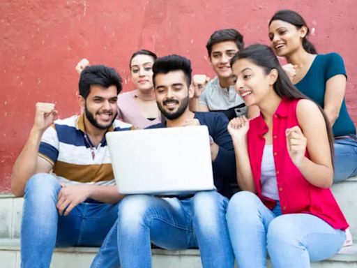 Higher Education Enrolment Rises To 4.33 Crore in FY22, Female Enrolment Increases by 31.6 Percent