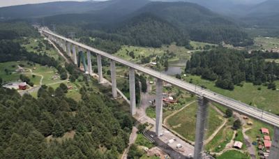 Así se ve el Tren Interurbano México - Toluca en su trayecto a Santa Fe en CDMX