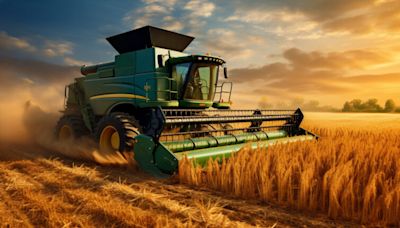 What Makes Deere & Company (DE) a Lucrative Investment?