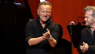 Bruce Springsteen Salutes John Mellencamp at American Music Honors Event; Jackson Browne, Mavis Staples, Dion Also Honored