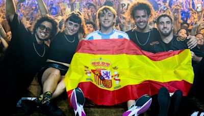 La increíble convocatoria de Paulo Londra en las calles de Barcelona: cuántos fans fueron a conocerlo