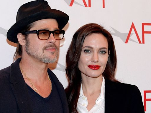 Amarguras pessoais arrastam o divórcio de Brad Pitt e Angelina Jolie há oito anos, diz revista: 'Nenhum vai ceder'