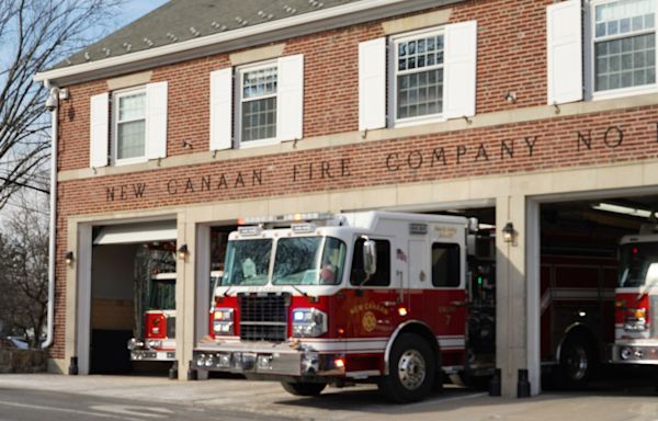 New Canaan firefighters battle blaze on Oak Street, chief says