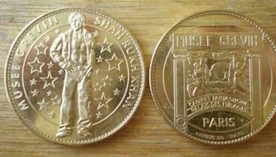 French museum issues gold coins in honour of Bollywood star Shah Rukh Khan