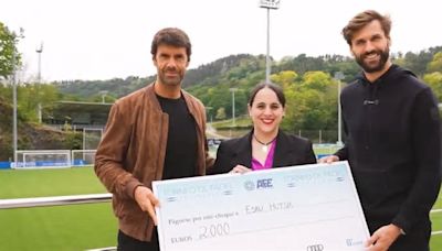 El gesto solidario de Xabi Prieto y Fernando Llorente con una asociación tras su victoria en un torneo de pádel