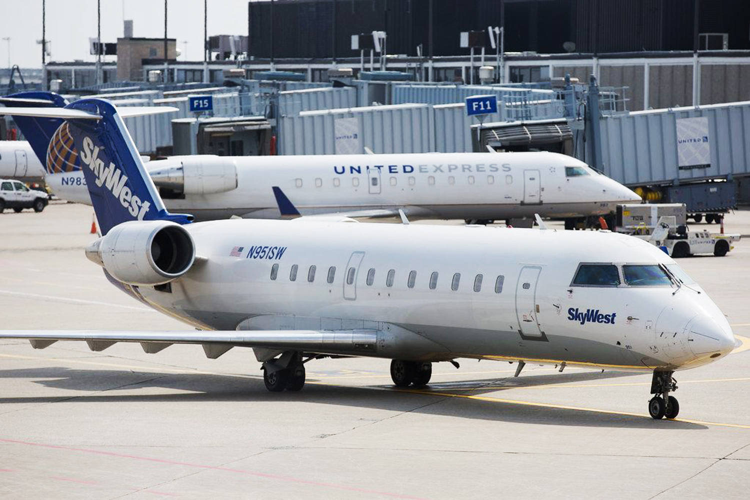 8-year-old girl dies after having medical emergency on SkyWest flight to Chicago