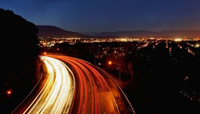 AI put in charge of setting variable speed limits on US freeway