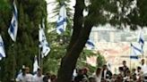 Israelis stand still in Jerusalem to mark Memorial Day