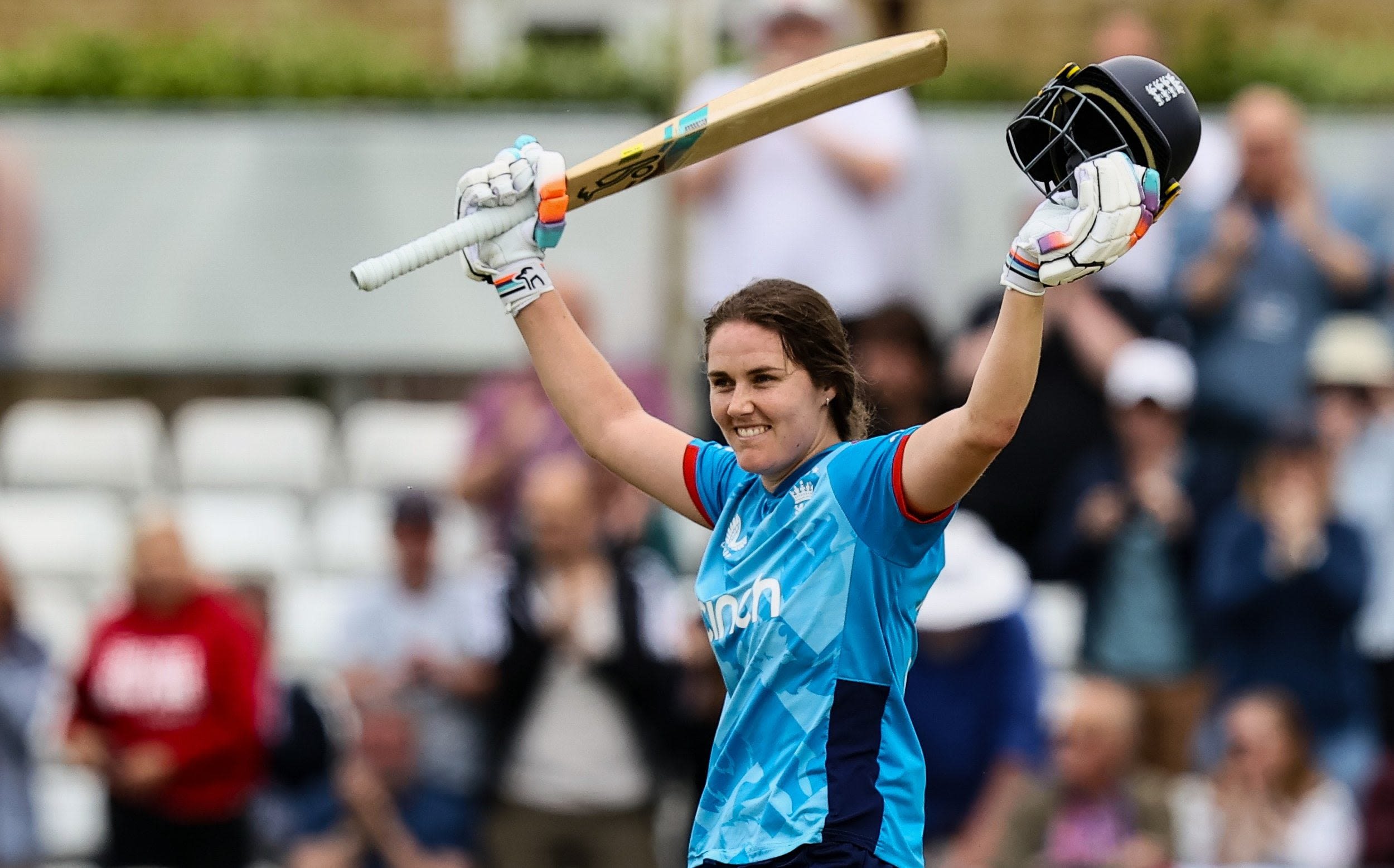 Nat Sciver-Brunt’s all-round brilliance guides England to whitewash over Pakistan