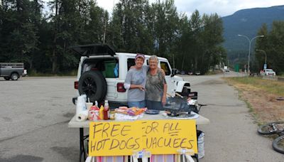 Revelstoke ladies serve highway hotdogs to wildfire evacuees