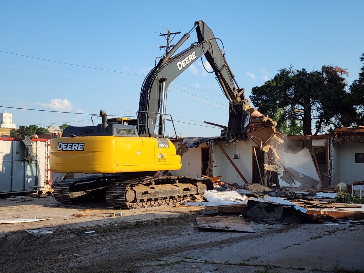 Derelict Halstead motel demolished