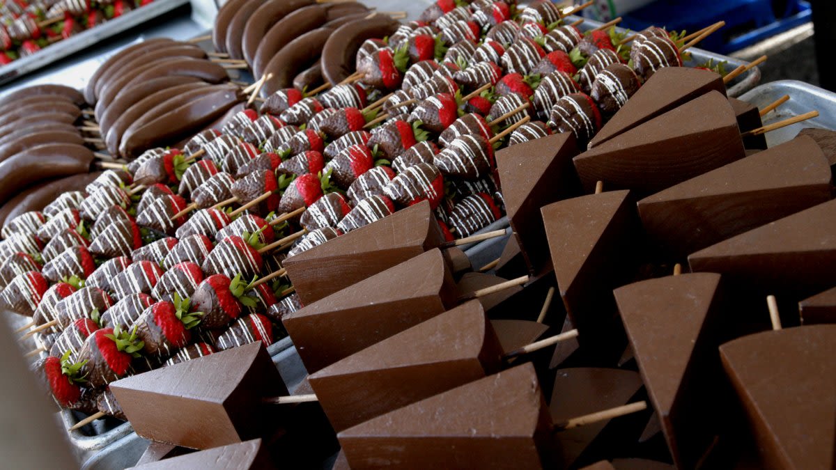 'Chocolate-covered chocolate': Iconic 'Chocolate Fest' kicks off in historic Chicago suburb