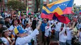 Venezolanos hacen fiesta en las calles de Colombia "ilusionados con un cambio" en su país