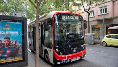 Por qué Barcelona eliminó una línea de bus de Google Maps - La Tercera