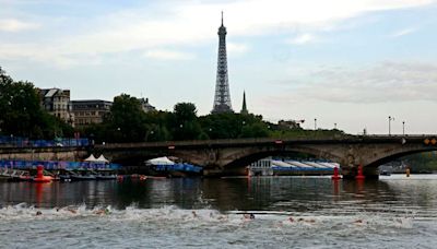 La particular compañía que encontró un creador de contenido colombiano en la Torre Eiffel: confirmó los mitos sobre la plaga de ratas en París