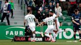 El Sporting pierde su identidad: cae en Elche (2-1) tras un partido de contrastes donde tiró el primer tiempo