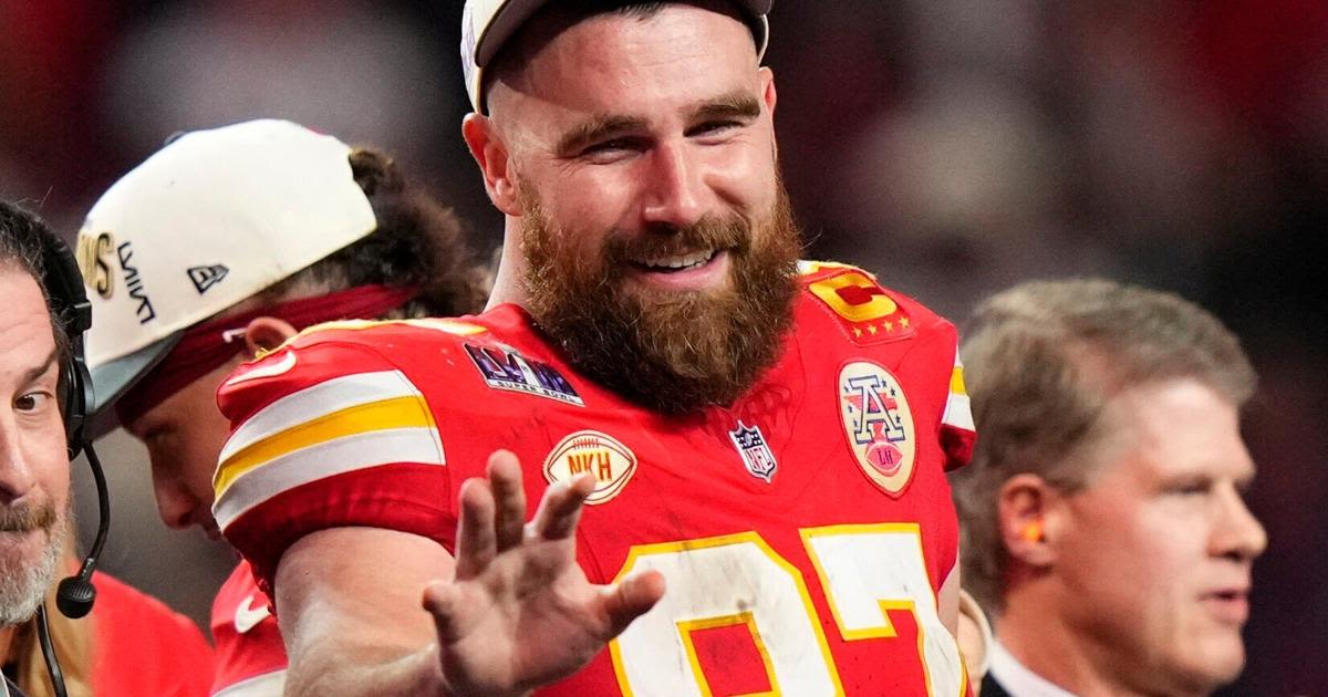 Chiefs sign Kelce to 2-year extension