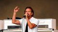 Pearl Jam abruptly cancels shows after heat, dust damage singer's throat
