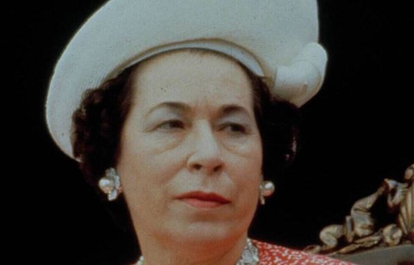 Iconic Queen Elizabeth II lookalike sadly passes away at amazingly poignant age