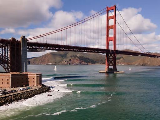 Why the Golden Gate Bridge in San Francisco would not collapse if hit by a ship