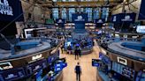 Wall Street ‘se tambalea’ y tiene resultados mixtos este martes: Dow Jones cae 0.03%