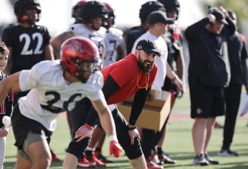 Working quickly under first-year coach Sean Lewis, Aztecs add more than a dozen football recruits for 2025