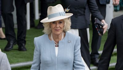 Camilla Parker Bowles : ce souci vestimentaire qu’elle a réglé avec Kate Middleton et Sophie de Wessex