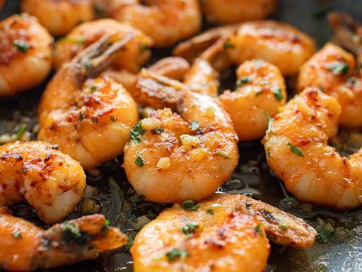 A Touch Of Honey Is The Secret To Better Browning On Pan-Seared Shrimp