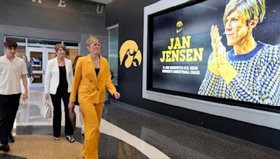 Hawkeyes: Jensen, Iowa embracing post-Clark era