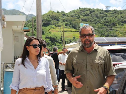 ¿Qué discutió Alexandria Ocasio Cortez con director de Casa Pueblo durante visita a Puerto Rico esta semana? - El Diario NY