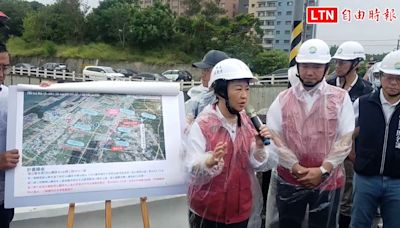 盧秀燕返台馬不停蹄 冒風雨視察海線區域防洪 - 自由電子報影音頻道