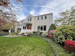 3 South Dr, New Hyde Park NY 11040