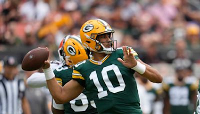 Jordan Love throws long TD pass on Green Bay's 3rd play, Packers down Browns 23-10