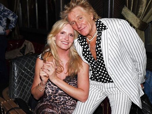 Rod Stewart's pals plead 'hang up mic' ahead of 80th birthday after concern