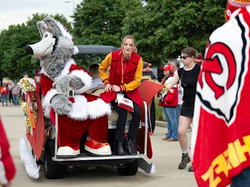 At Arrowhead, we found out how Hallmark is making Christmas in July for Chiefs movie