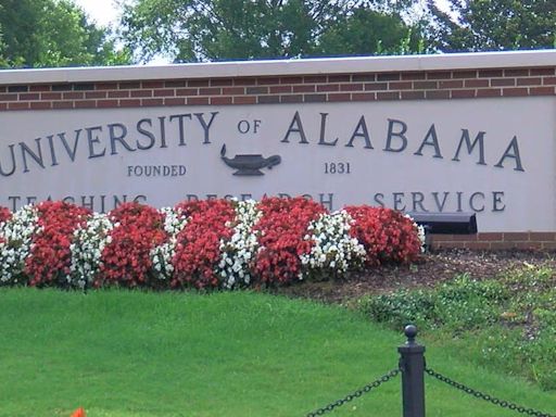 ‘Be aware’: Univ. of Alabama reminds students to be careful while driving on campus