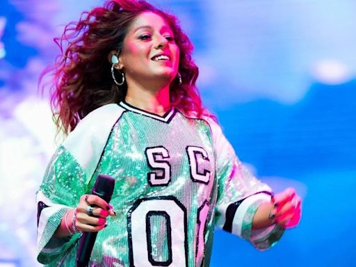 Sunidhi Chauhan reacts to being nearly hit by a bottle on stage while performing in Dehradun - watch video