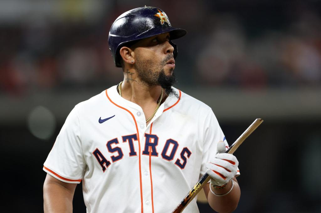 Astros option Jose Abreu as abysmal start to season continues