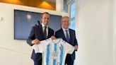 El Málaga presenta su camiseta 2024-25