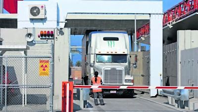 Texas retoma inspecciones a camiones de carga y genera colapso en el cruce de exportaciones