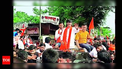 Manoj Jarange holds rally in Latur despite police denial | Aurangabad News - Times of India