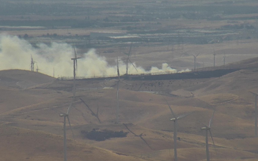Pass Fire near Altamont Pass up to 20 acres