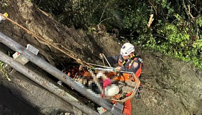 蘇花公路封閉「趁保全如廁硬闖」 轎車墜坡50米深！4女受傷