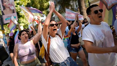 Impromptu LGBTQ+ protest in Istanbul after governor bans Pride march | World News - The Indian Express