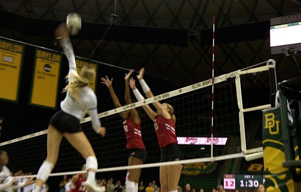 #23 Baylor Volleyball Falls To #6 Wisconsin In Five Set Marathon