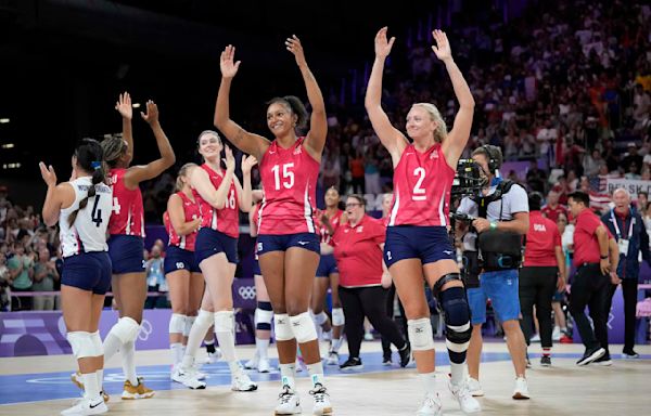 US women's volleyball team advances to semifinal with straight-set win against Poland