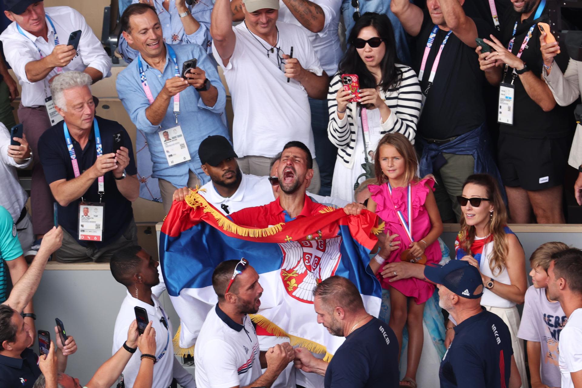 Andy Roddick 'bows' to Novak Djokovic, calling him GOAT