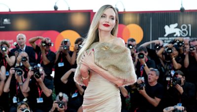 Angelina Jolie no puede contener las lágrimas tras cautivar en el Festival de Venecia con Maria: Huele a Oscar